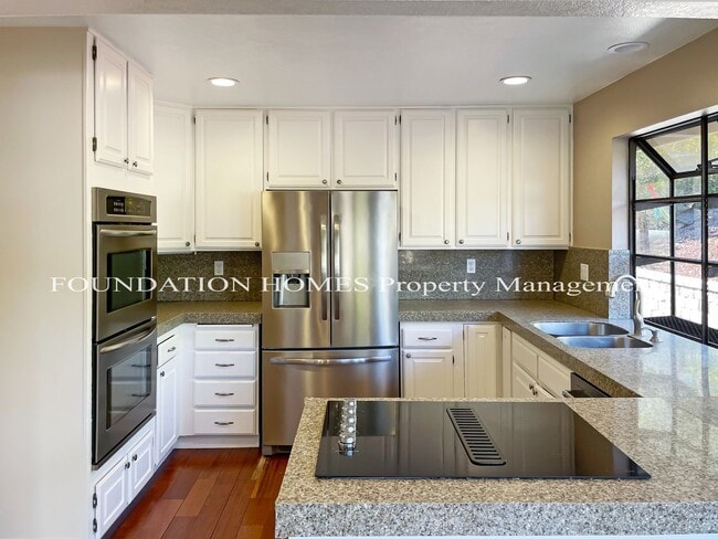Building Photo - 216 San Ramon Way