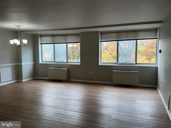 Building Photo - 10401 Grosvenor Pl