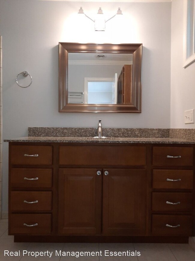 Building Photo - 3 br, 3.5 bath House - 115 Oakway Road