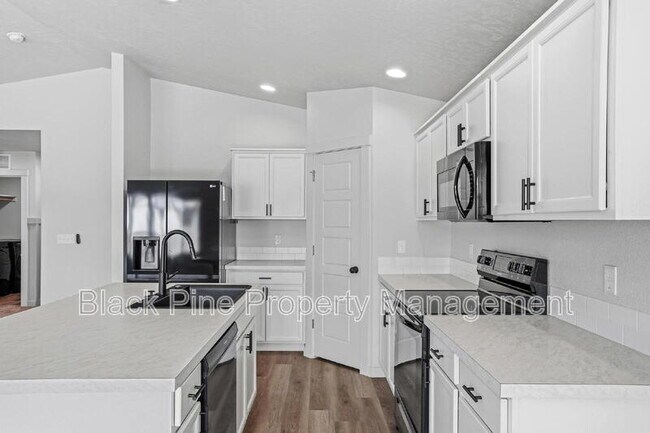 Building Photo - 7631 E Merganser Dr