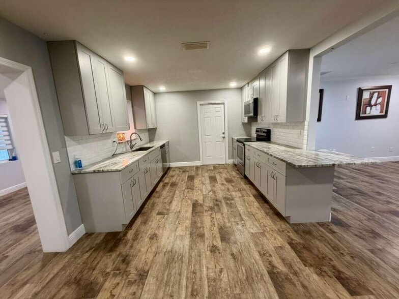 Building Photo - 4433 Foss Rd