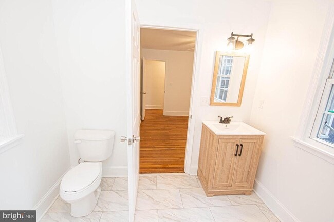 Building Photo - 308 N Division St