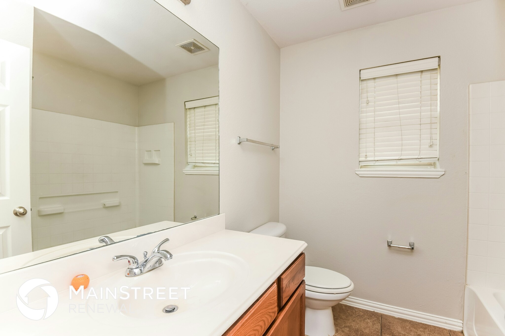 Building Photo - 233 Kennedy Dr