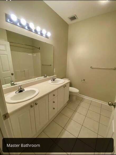 Building Photo - 421 McKenna Cir