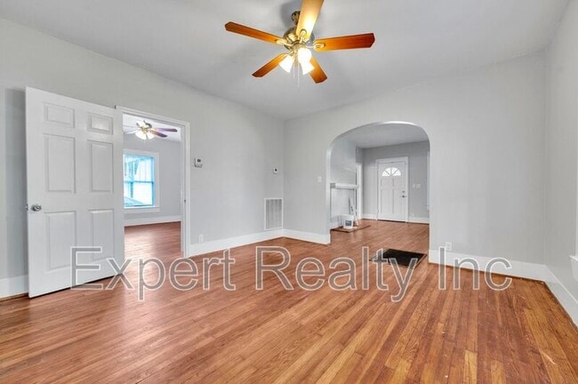 Building Photo - 2513 Ave J