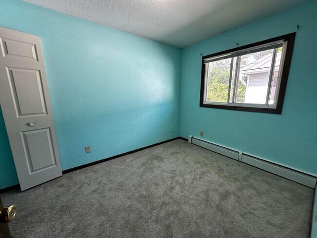 Building Photo - 890 33rd Ave