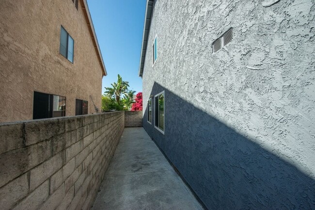 Building Photo - 20227 Elkwood St