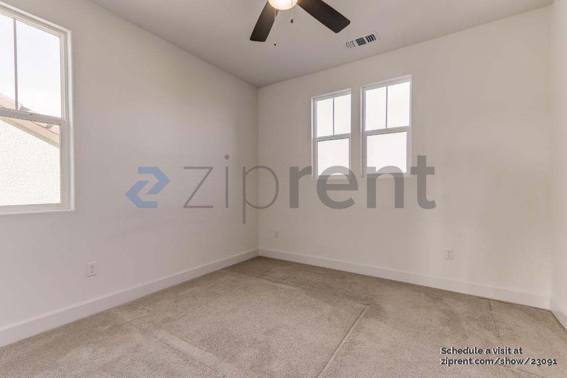 Building Photo - Unit