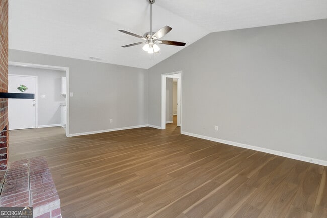 Building Photo - 135 Belle Dr