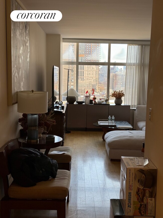 Building Photo - 160 W 66th St