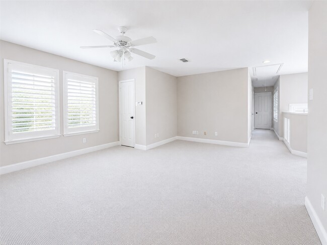 Building Photo - 18 Doeskin Pl