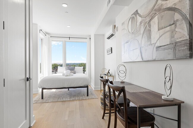 Primary Photo - 1726 H St NE