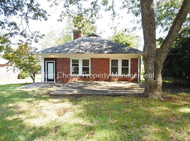 Building Photo - 517 Creswell Ave