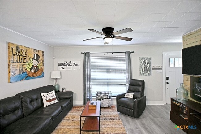 Building Photo - 553 Scenic Dr