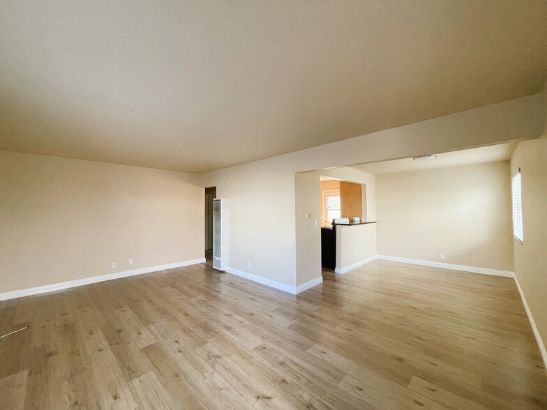 Family Room & Dining Area - 2516 Grant Ave