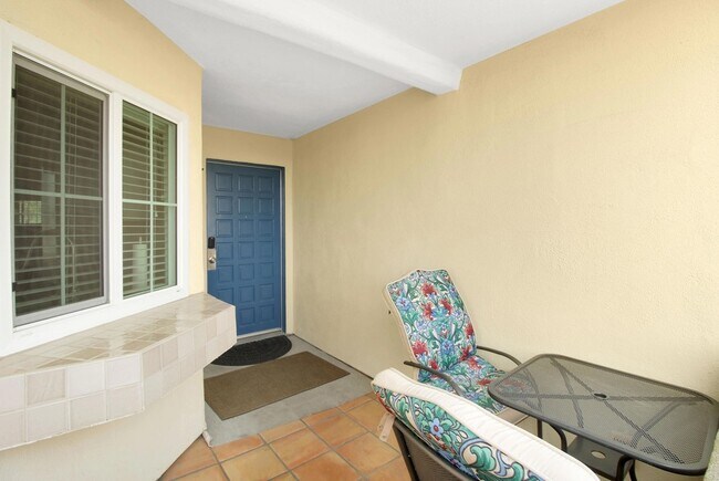 Building Photo - 43735 Ave Alicante