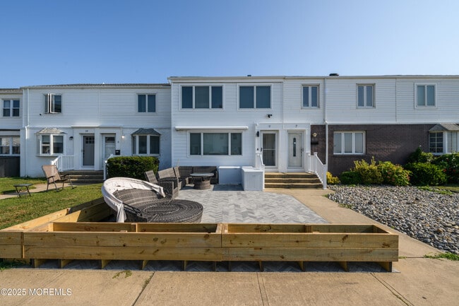 Building Photo - 9 Vine Ct