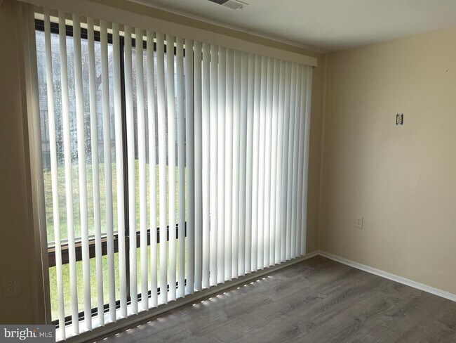 Building Photo - 18131 Chalet Dr