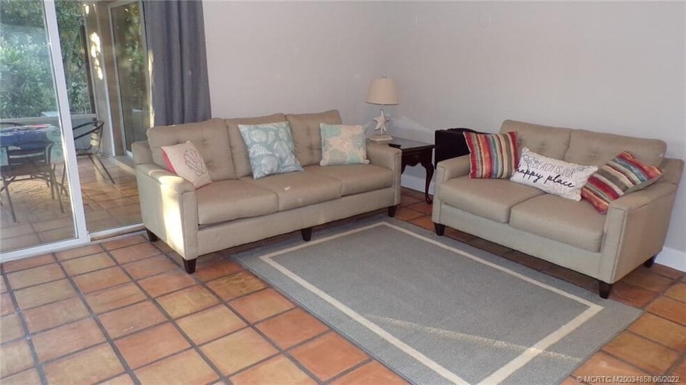 Building Photo - 2338 NE Patrician St