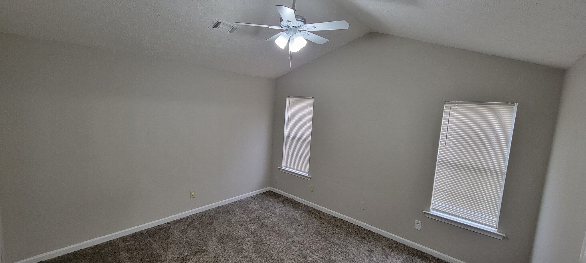 Building Photo - 118 Crystal Brk