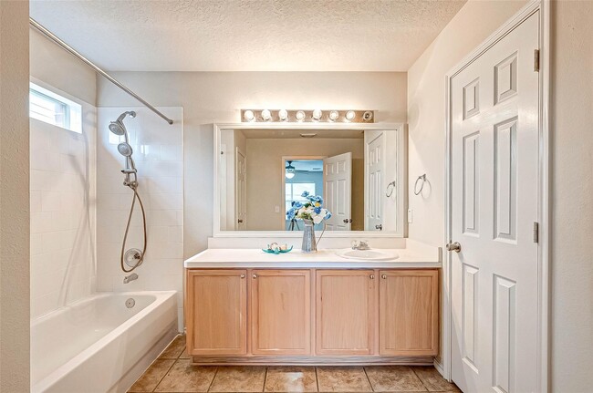 Building Photo - 10607 Sugar Trace Dr