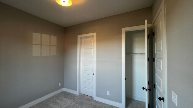 Building Photo - Spain Park School District – Luxury 3BR / 3BA Townhome | 10’ Ceilings | Open Floor Plan