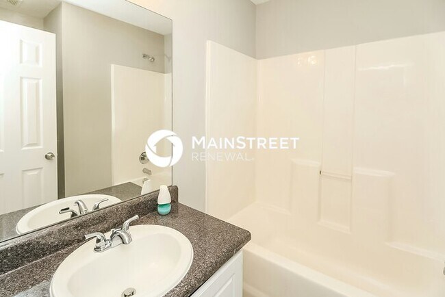 Building Photo - 3 Bedroom Pet-Friendly Home in College Park, GA with Main Street Renewal