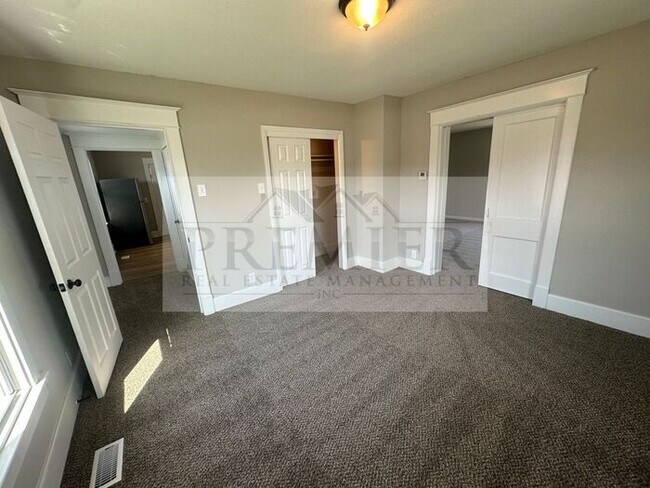 Building Photo - 184 W North St