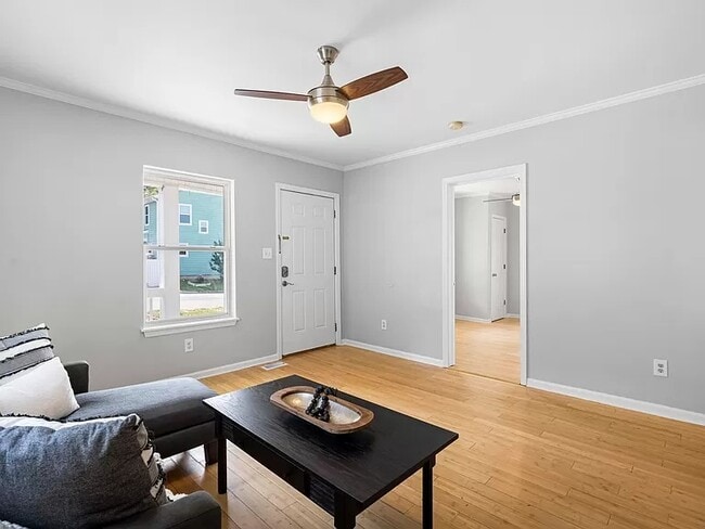 Building Photo - 1032 Moreland Ave