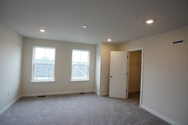 Building Photo - 259 Talucci Dr