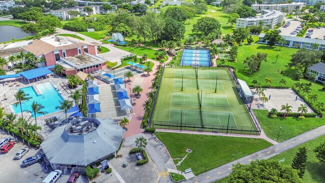 Building Photo - 154 Upminster G