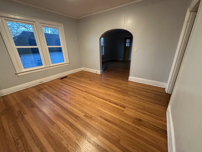 dining room - 2212 Allin St