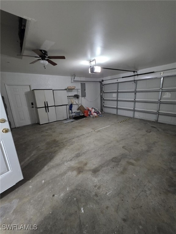 Building Photo - 409 Hull Ave S