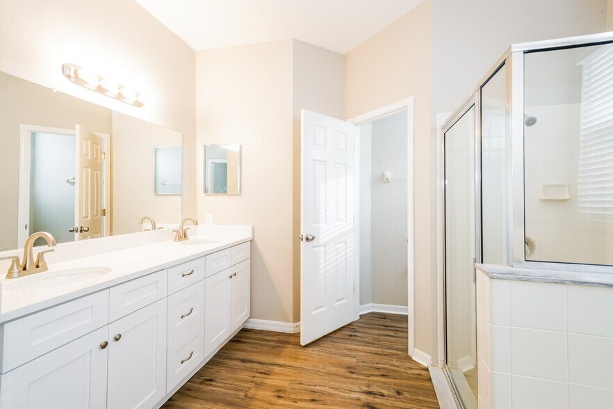 Building Photo - 2525 Deer Forest Dr