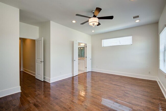 Building Photo - 1721 Thompson St