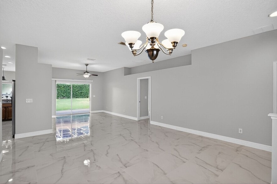 Building Photo - 10181 Marsh Pine Cir