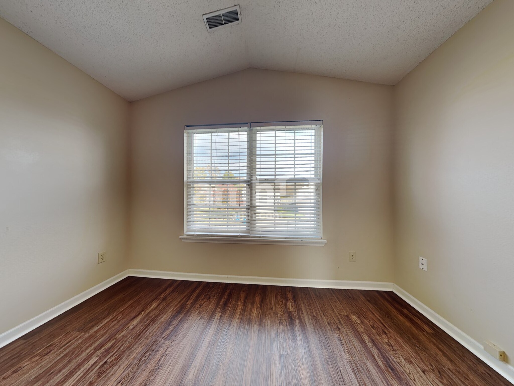 Building Photo - 15235 Follow Dr