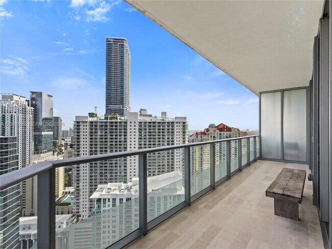 Building Photo - 1300 Brickell Bay Dr