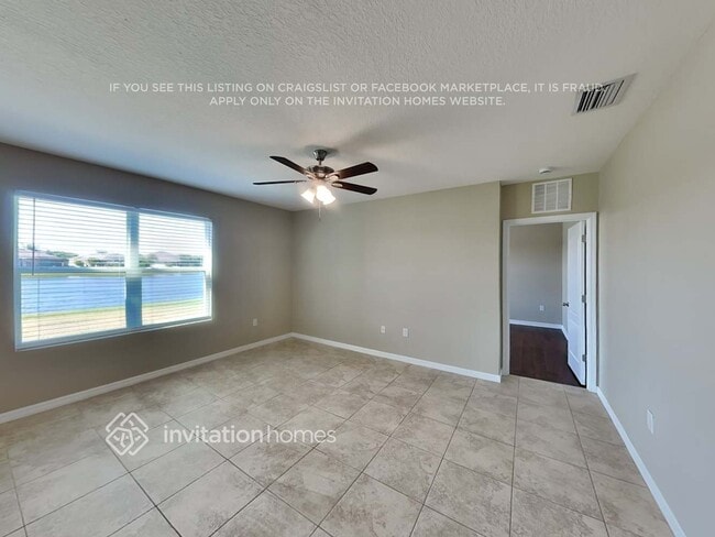 Building Photo - 15749 High Bell Pl