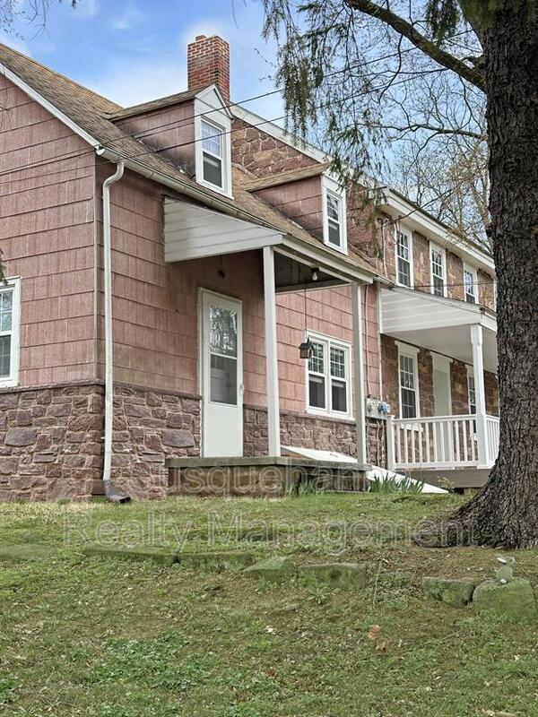 Primary Photo - 169 Engle Ln