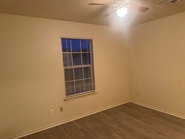 Building Photo - 4215 Walnut Park Dr