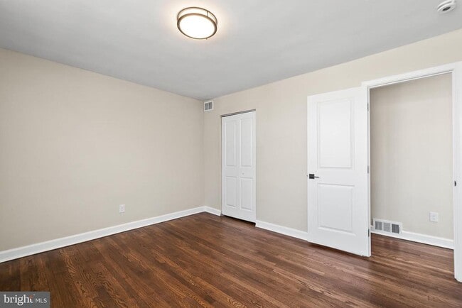 Building Photo - 1235 Alabama Ave SE