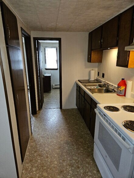 Building Photo - 70 Elm St