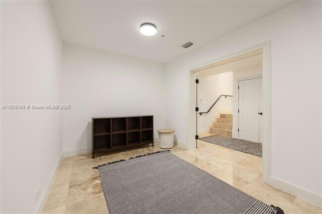 Building Photo - 7430 SW 56th Ct