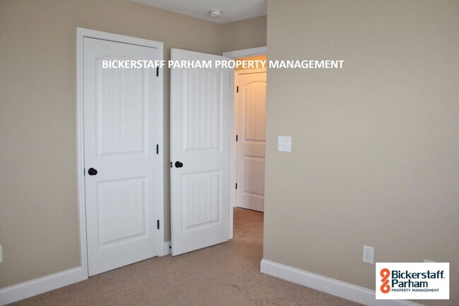 Building Photo - Welcome to Ft. Mitchell!! The Perfect Fami...