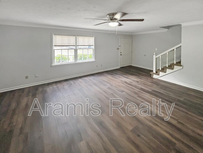 Building Photo - 3015 Spruce Cir