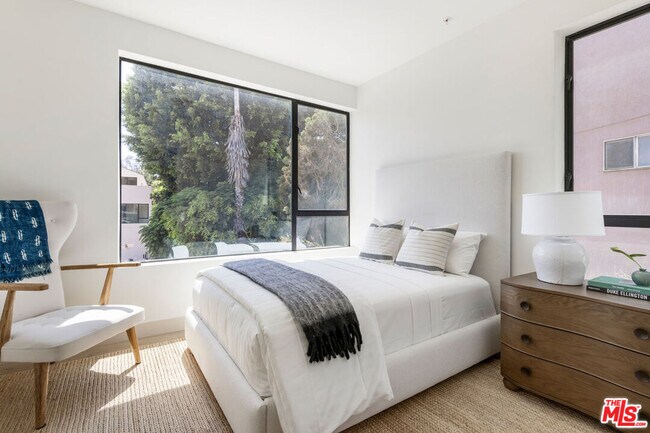 Building Photo - 173 1/2 S Ave 57