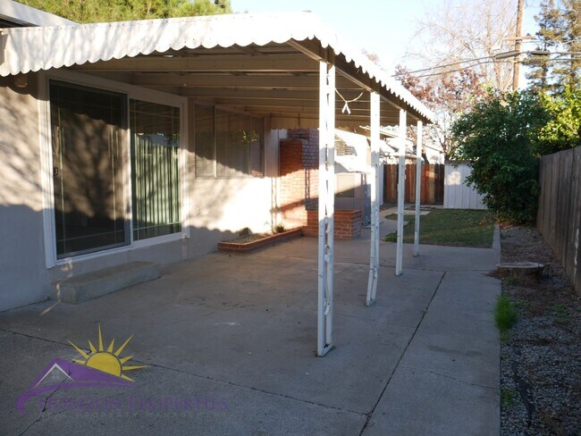 Building Photo - Bright 3 bed 2 bath 1,356 sq. ft. Single Family Home In Woodland