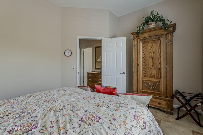 Building Photo - 65473 E Rose Ridge Dr