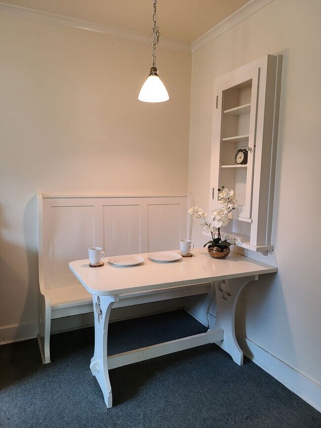 Building Photo - 2230 W Pacific Ave